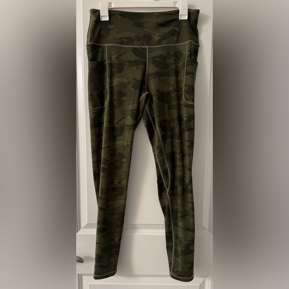 #1610 - Fety Green Camo High Waist Athletic Leggings Pockets Yoga
